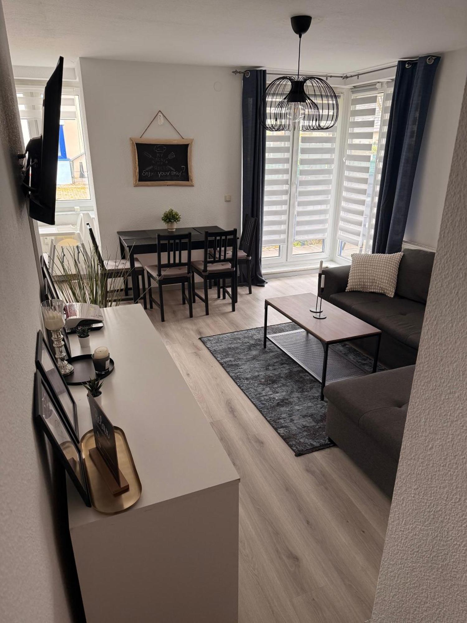 Dreamhopp28 - Idyllische Lage und Wohnung mit EBK, Terrasse etc Magdeburg Exterior foto